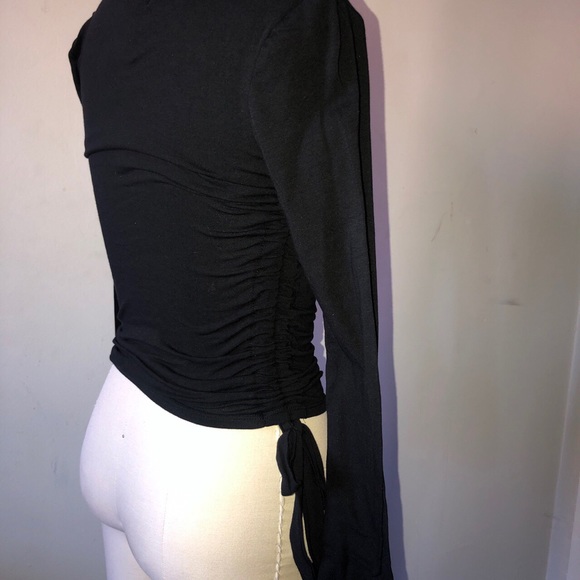 LONGSLEEVE BLACK DRAWSTRING RUCHED TOP. - Picture 5 of 6